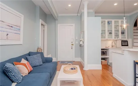 67 Perry Street Newport RI 02840