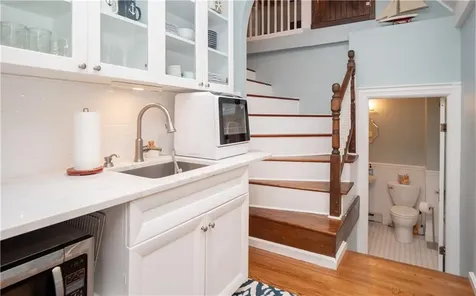 67 Perry Street Newport RI 02840