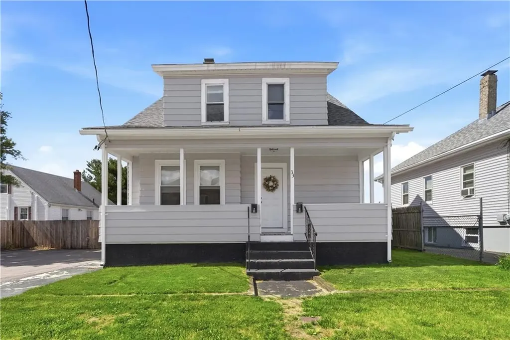 33 Laura Street East Providence RI 02914