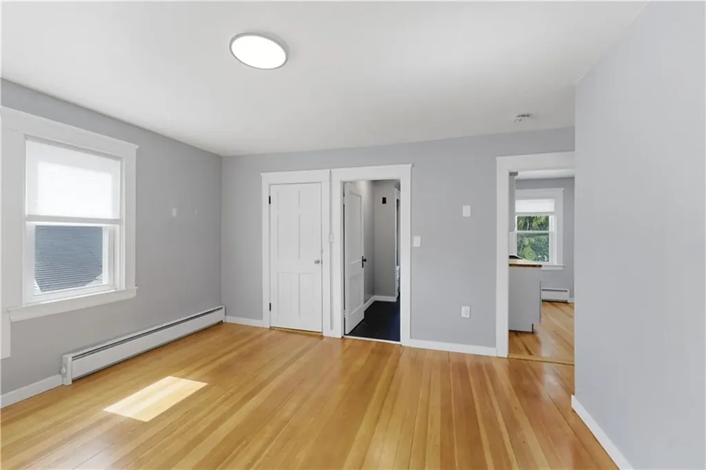 33 Laura Street East Providence RI 02914