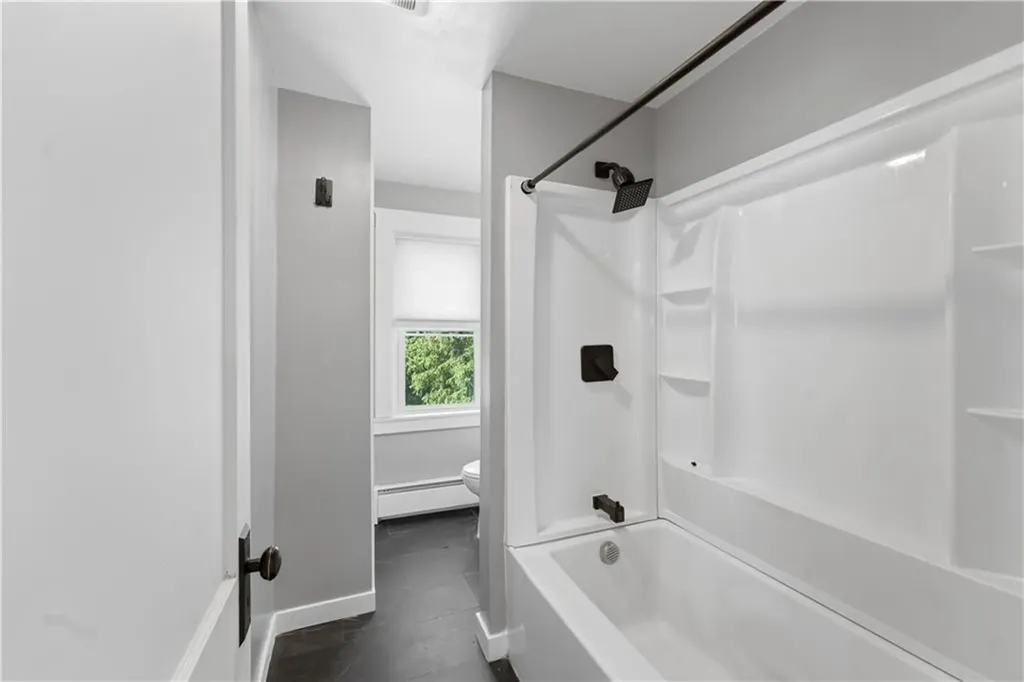 33 Laura Street East Providence RI 02914