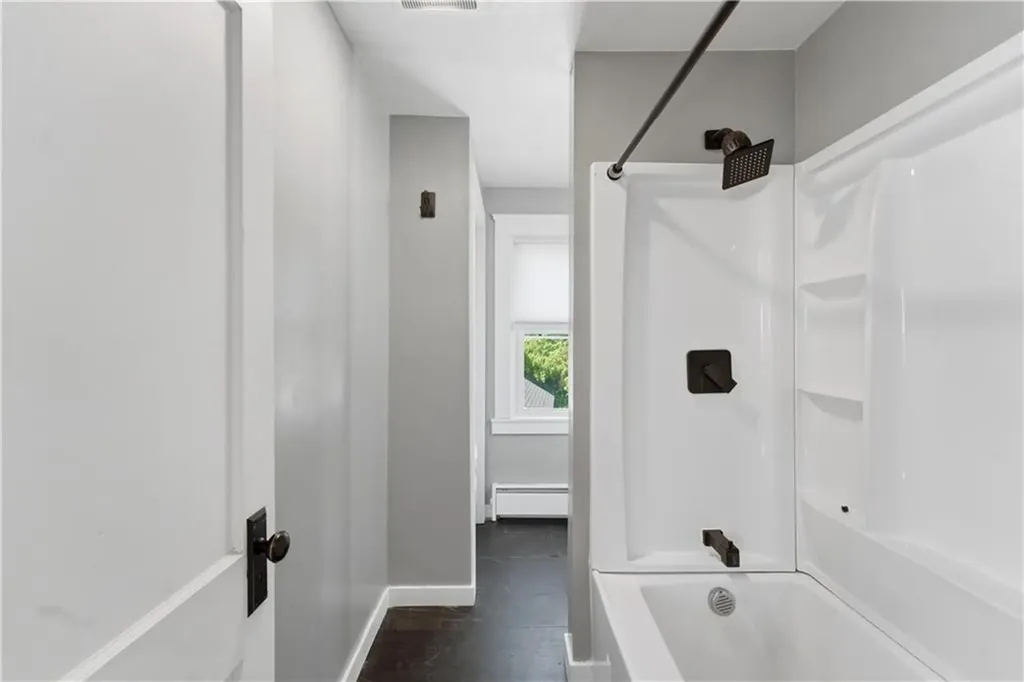 33 Laura Street East Providence RI 02914