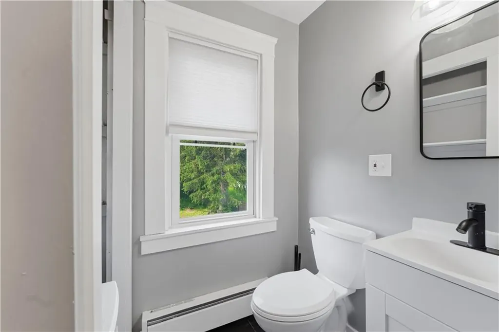 33 Laura Street East Providence RI 02914