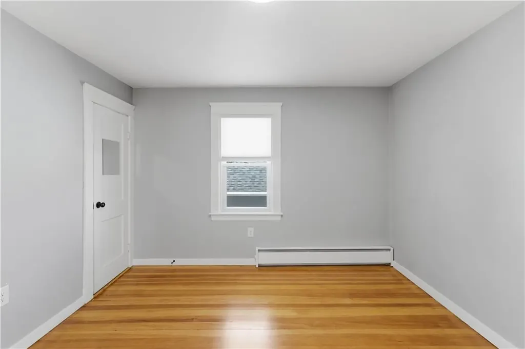 33 Laura Street East Providence RI 02914