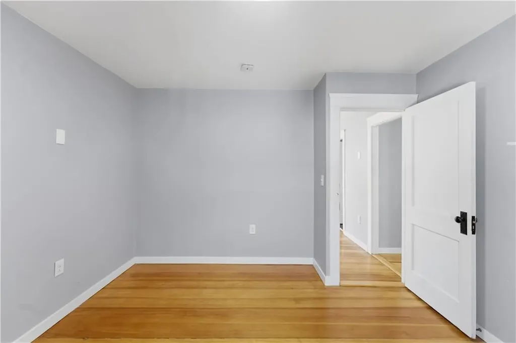33 Laura Street East Providence RI 02914