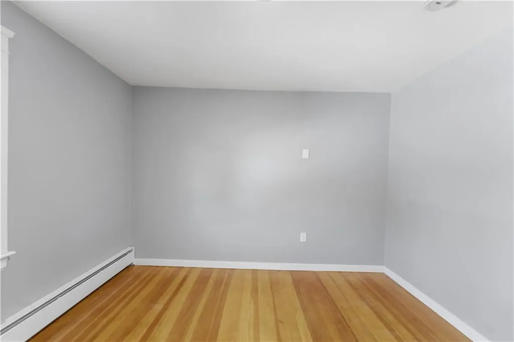 33 Laura Street East Providence RI 02914