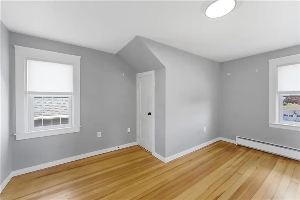 33 Laura Street East Providence RI 02914