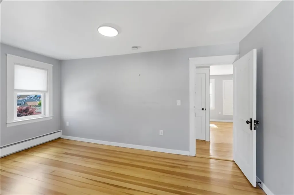 33 Laura Street East Providence RI 02914