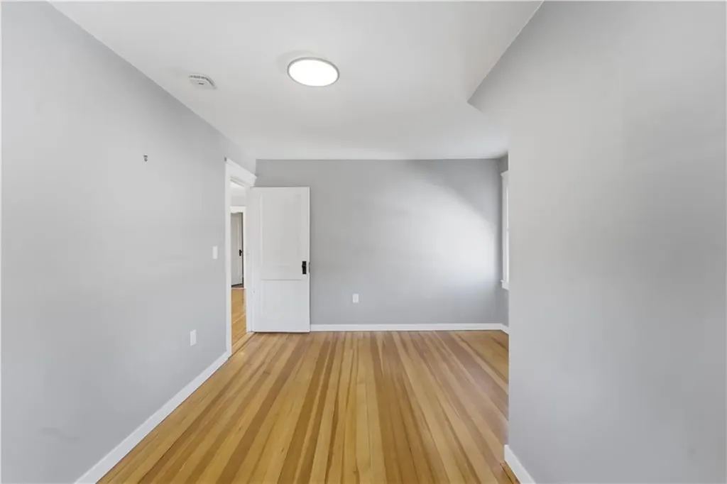 33 Laura Street East Providence RI 02914