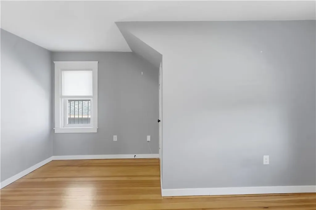 33 Laura Street East Providence RI 02914