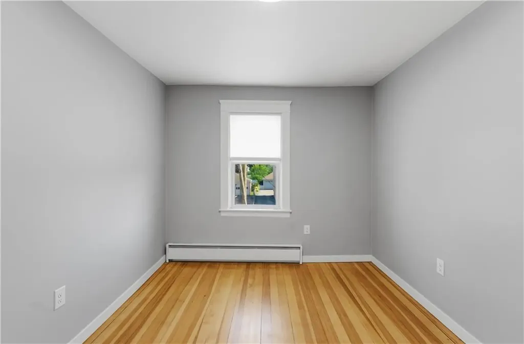 33 Laura Street East Providence RI 02914