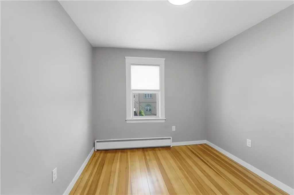 33 Laura Street East Providence RI 02914