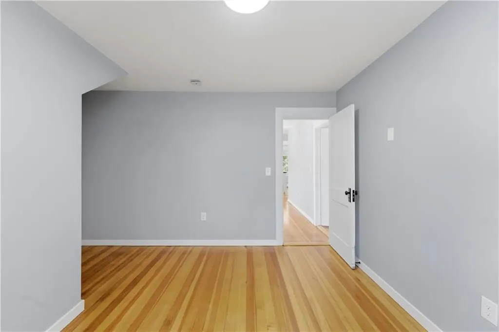 33 Laura Street East Providence RI 02914