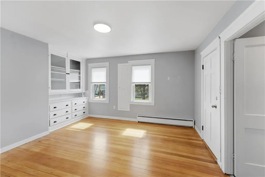 33 Laura Street East Providence RI 02914