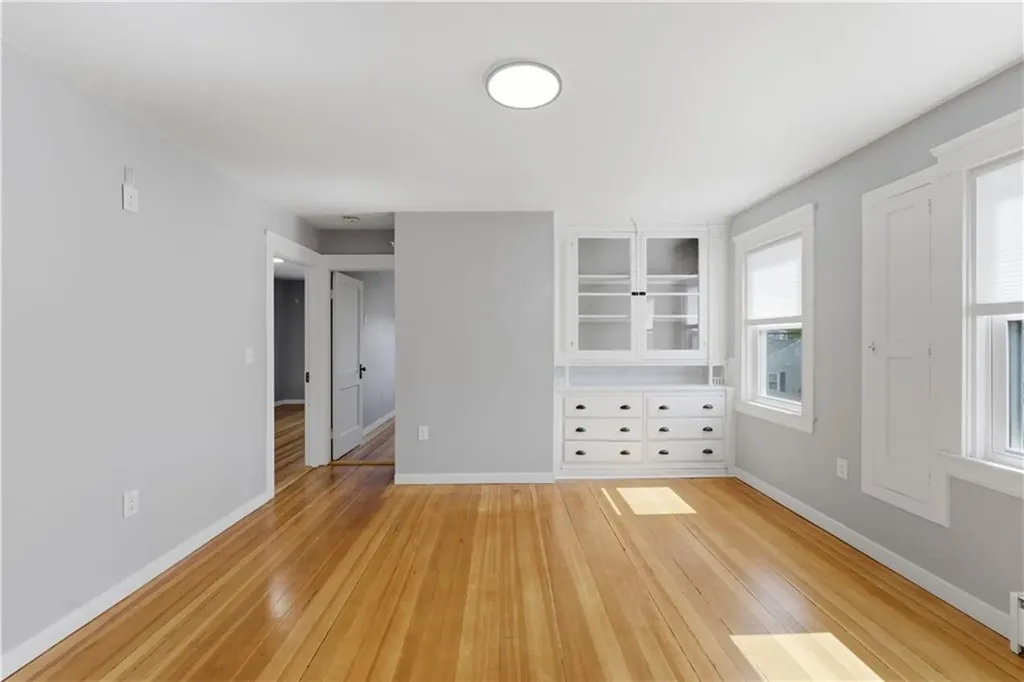 33 Laura Street East Providence RI 02914