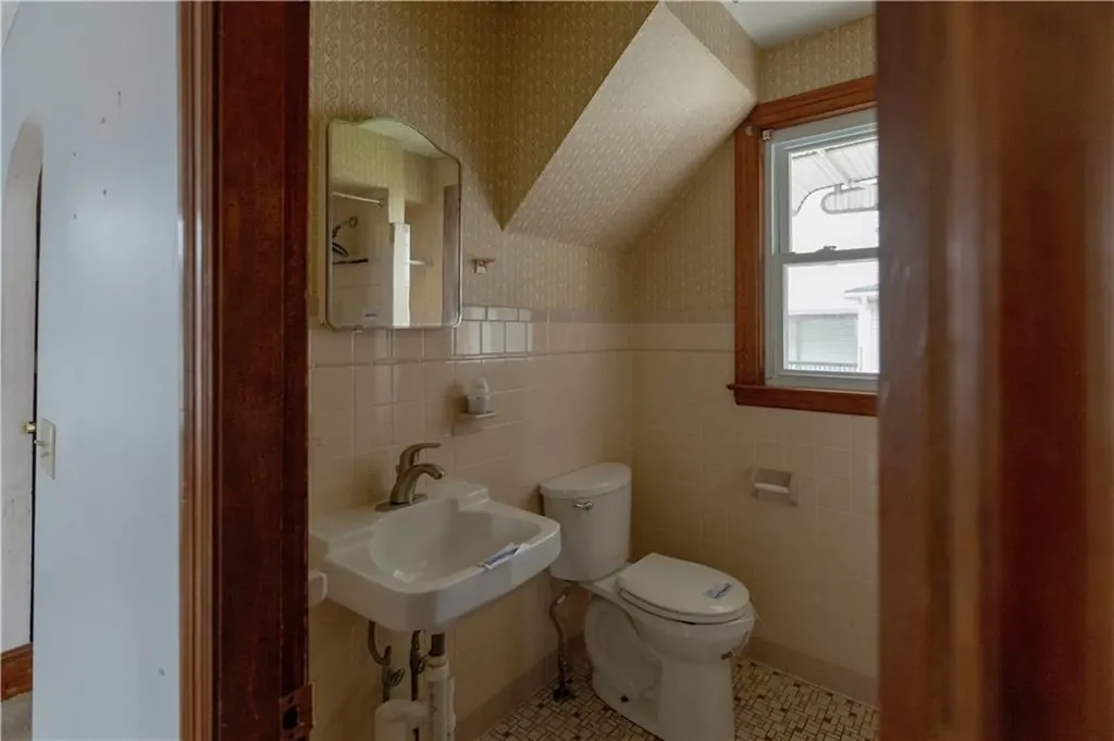 518 Snell Street Fall River MA 02721
