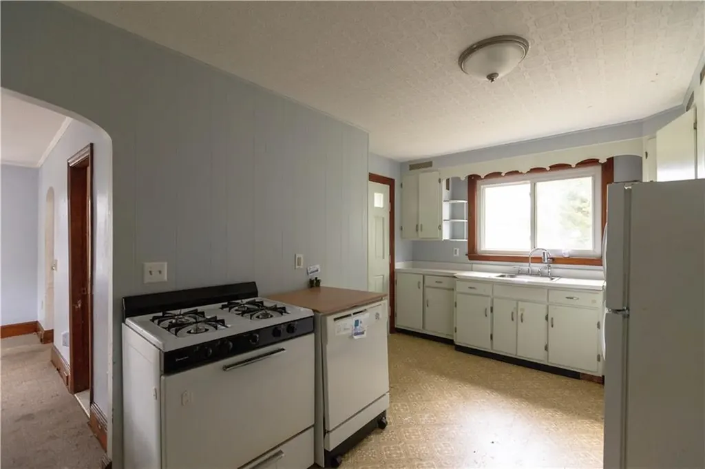 518 Snell Street Fall River MA 02721