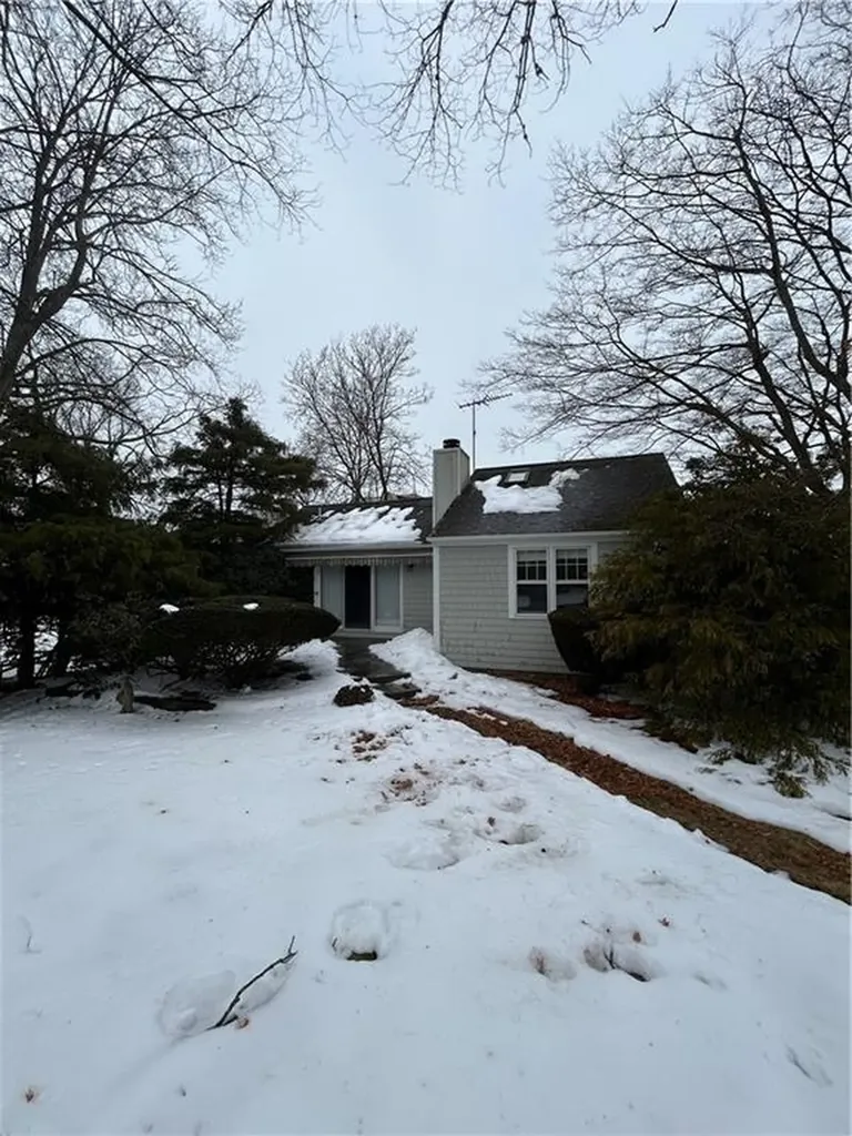 36 Center Avenue Middletown RI 02842