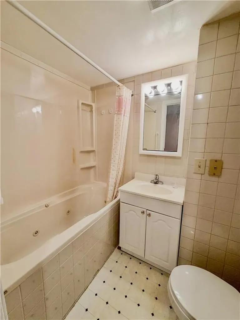 5 Barnes Avenue Johnston RI 02919