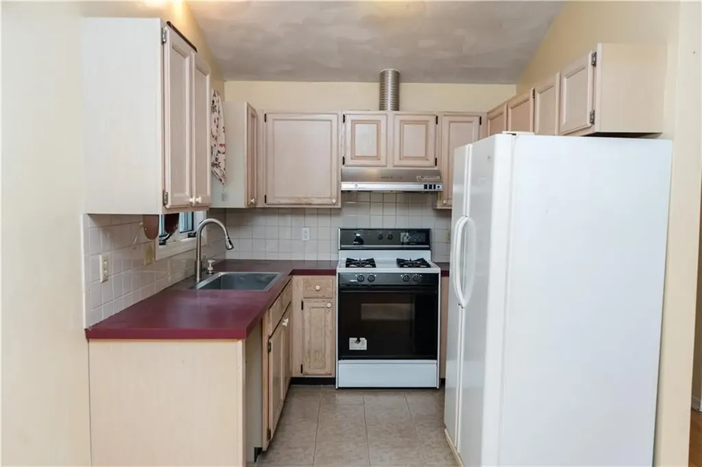 5 Barnes Avenue Johnston RI 02919