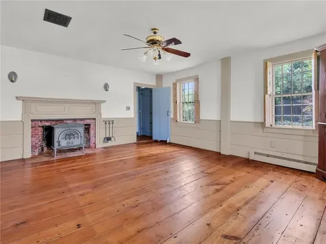 383 Putnam Pike Glocester RI 02829