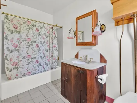 383 Putnam Pike Glocester RI 02829