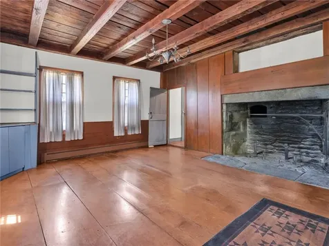383 Putnam Pike Glocester RI 02829