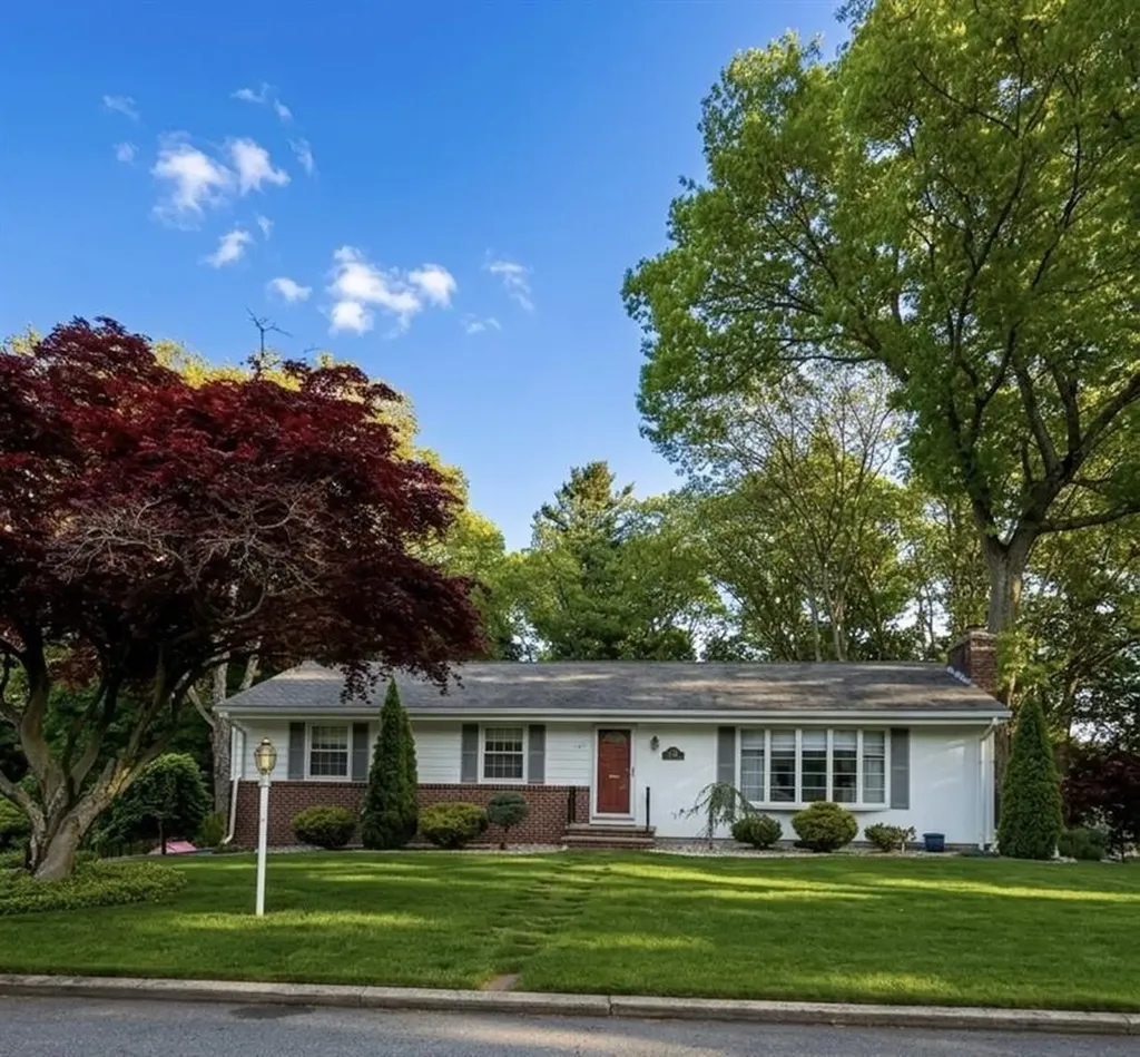 198 Northbridge Avenue Warwick RI 02886