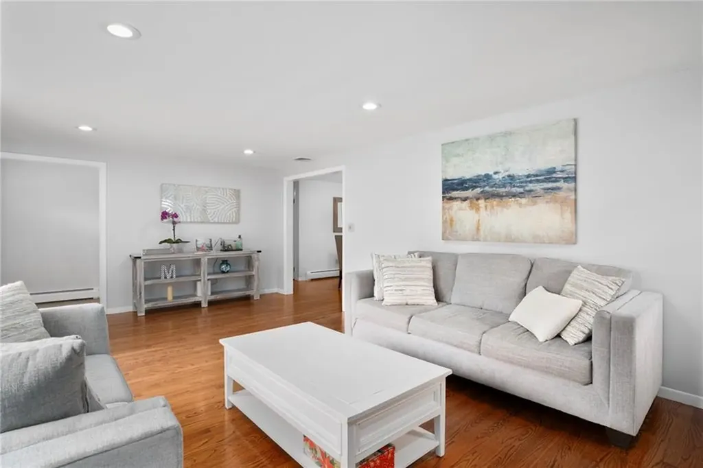 198 Northbridge Avenue Warwick RI 02886