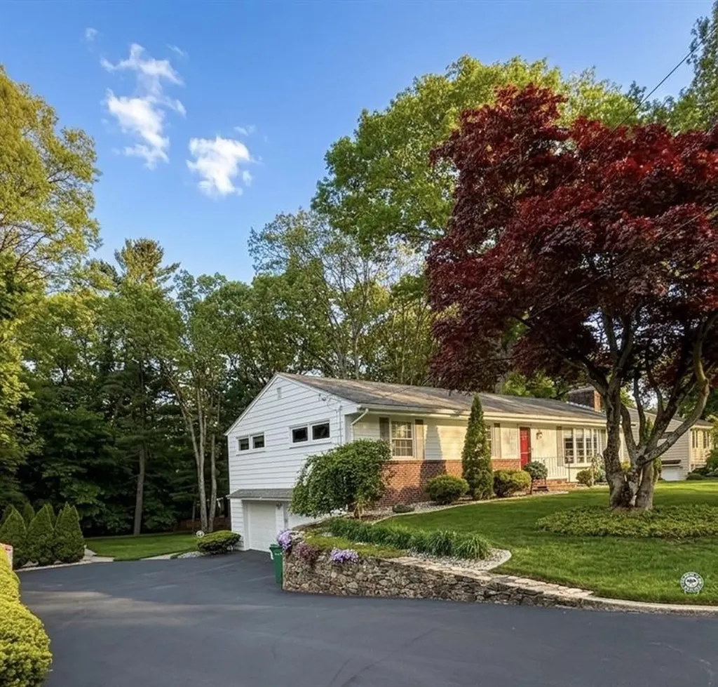 198 Northbridge Avenue Warwick RI 02886