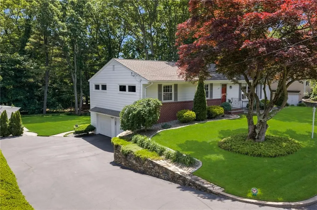 198 Northbridge Avenue Warwick RI 02886