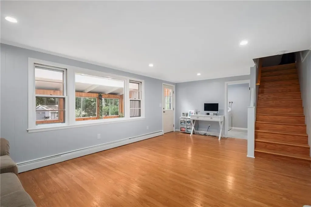 198 Northbridge Avenue Warwick RI 02886