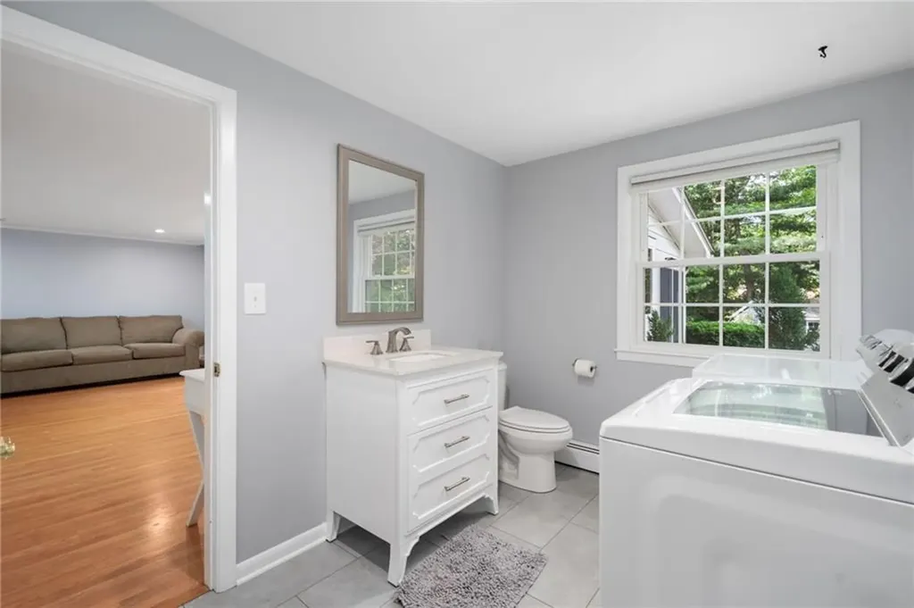 198 Northbridge Avenue Warwick RI 02886