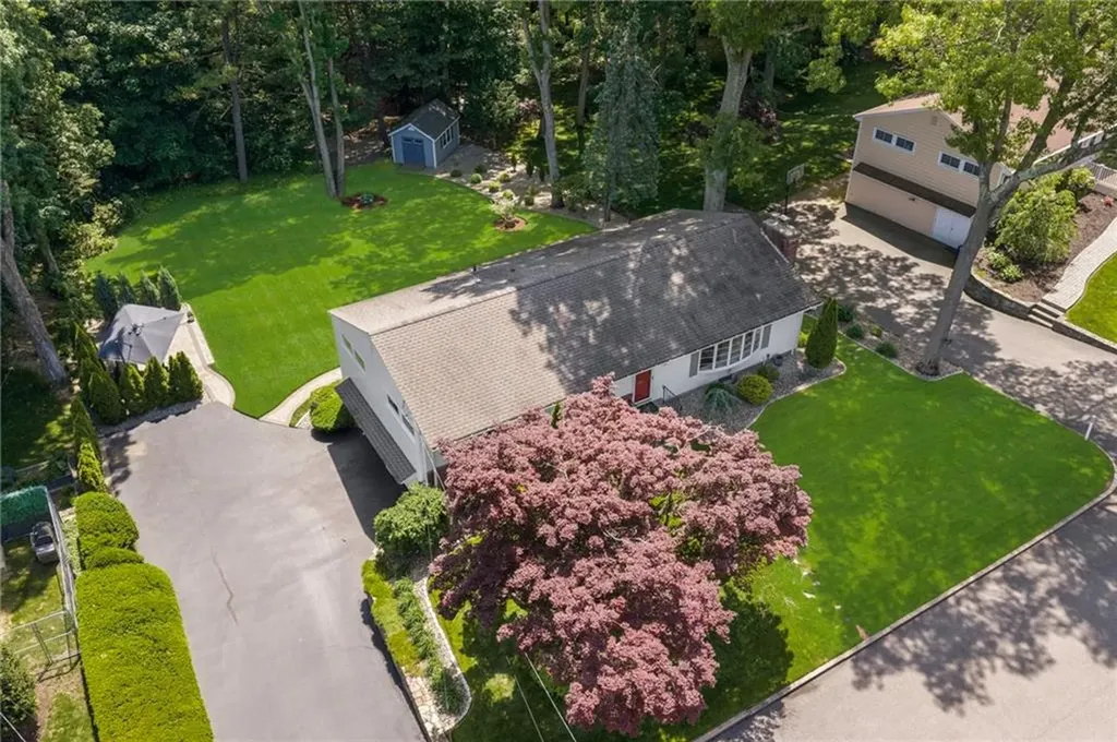 198 Northbridge Avenue Warwick RI 02886