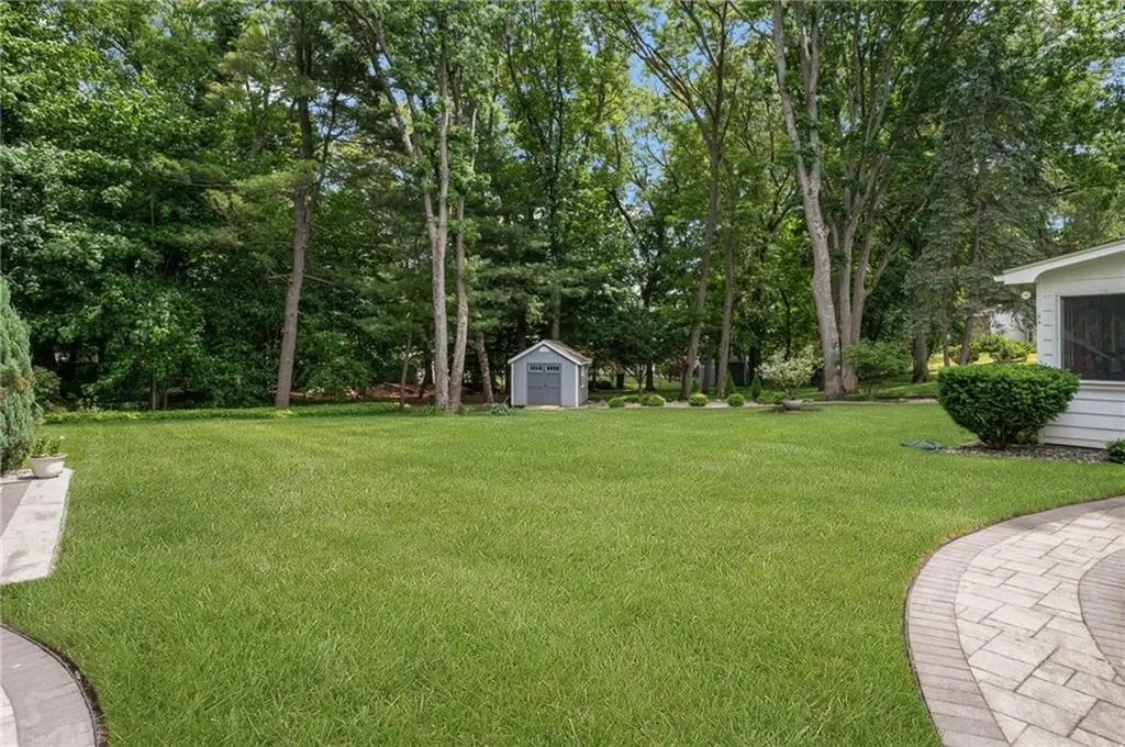 198 Northbridge Avenue Warwick RI 02886