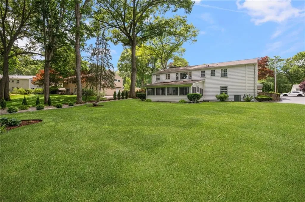 198 Northbridge Avenue Warwick RI 02886