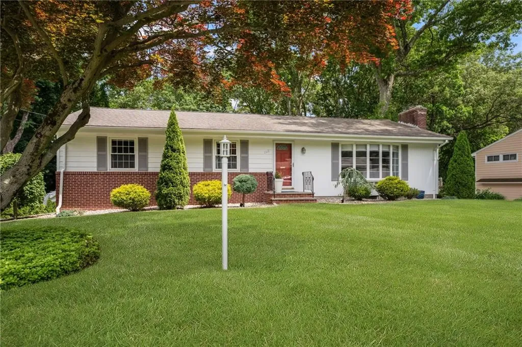 198 Northbridge Avenue Warwick RI 02886