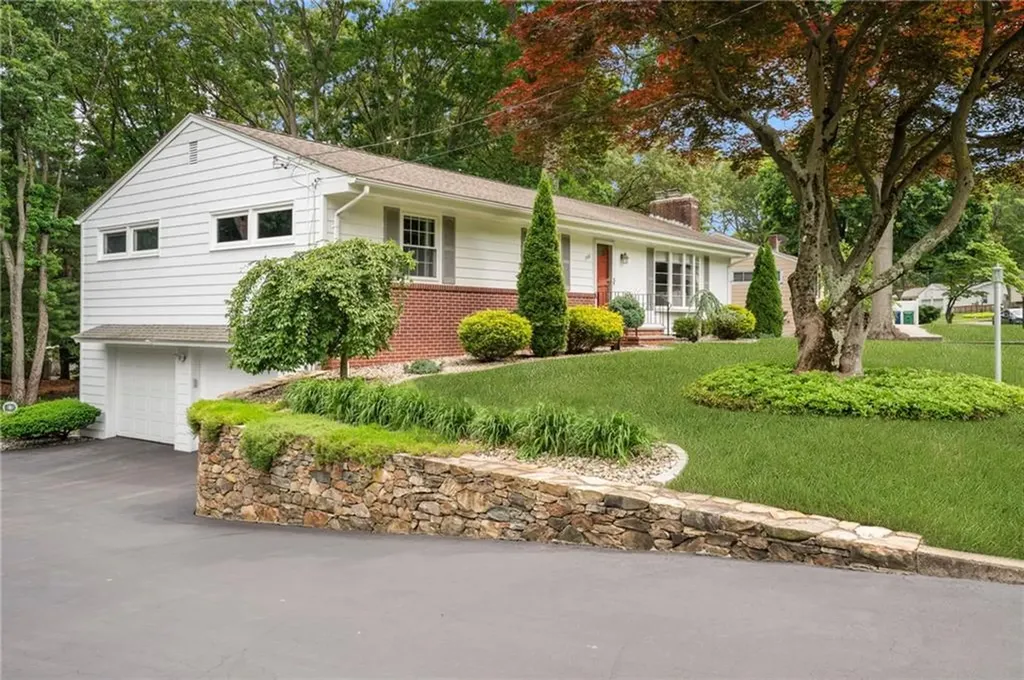 198 Northbridge Avenue Warwick RI 02886