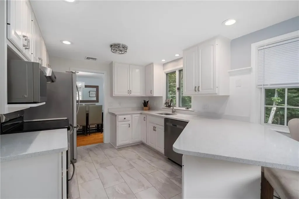 198 Northbridge Avenue Warwick RI 02886