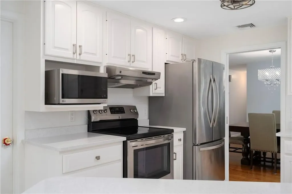 198 Northbridge Avenue Warwick RI 02886