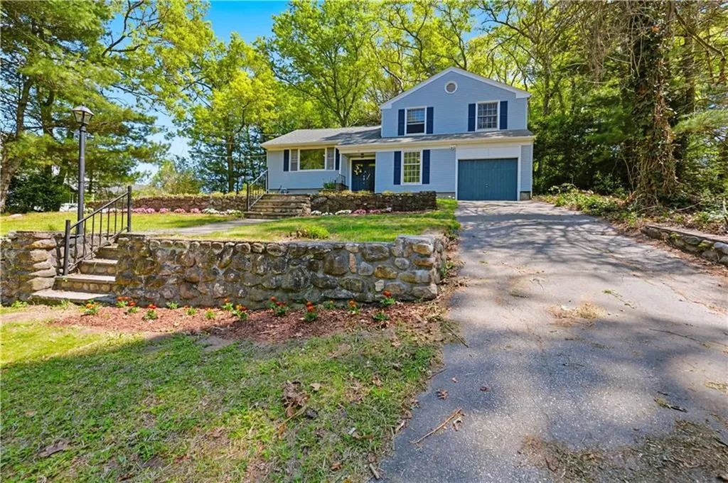 10 Lofty Heights Road Westerly RI 02891