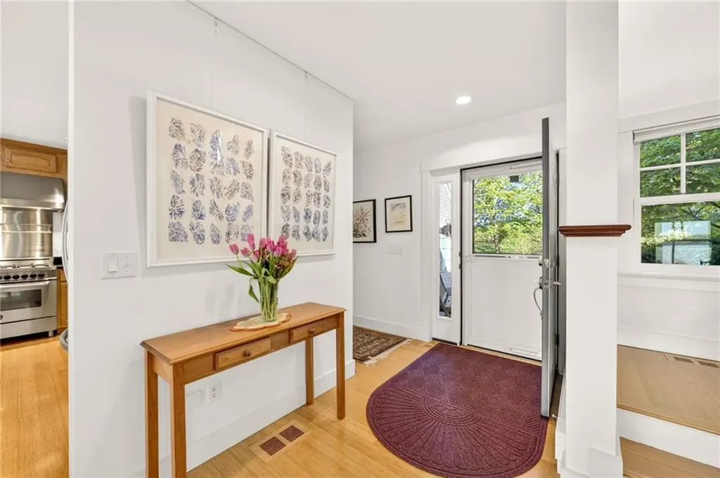 59 High Hill Road Tiverton RI 02878