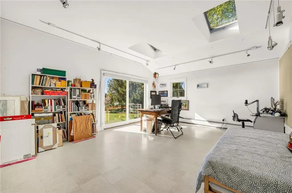 59 High Hill Road Tiverton RI 02878