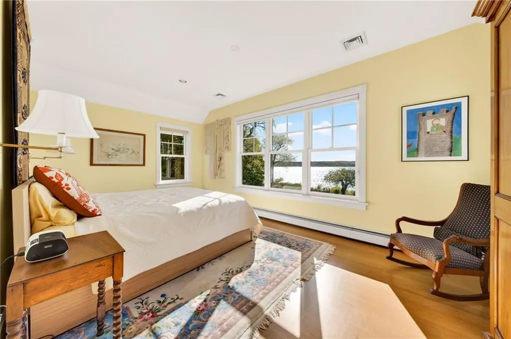 59 High Hill Road Tiverton RI 02878
