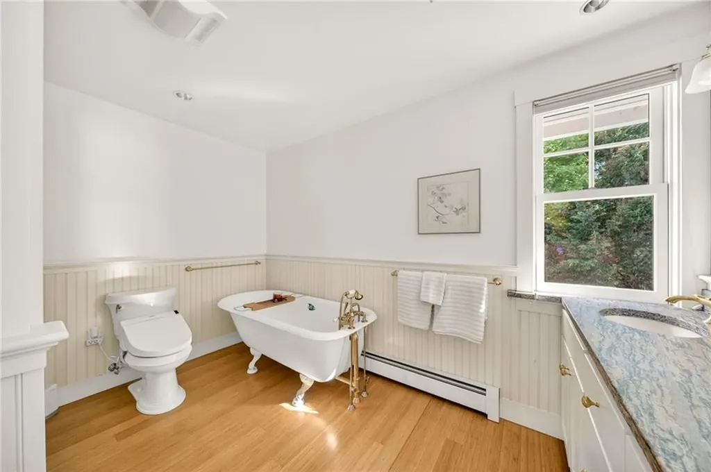 59 High Hill Road Tiverton RI 02878