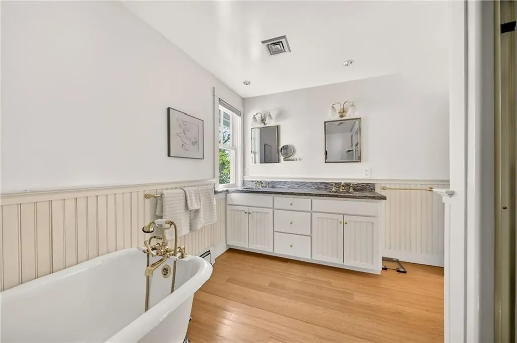 59 High Hill Road Tiverton RI 02878