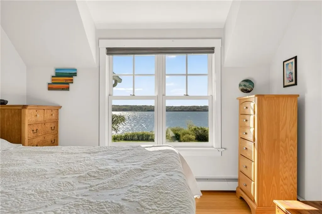 59 High Hill Road Tiverton RI 02878