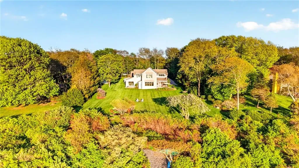 59 High Hill Road Tiverton RI 02878