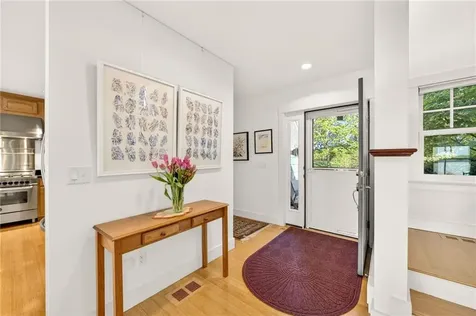 59 High Hill Road Tiverton RI 02878