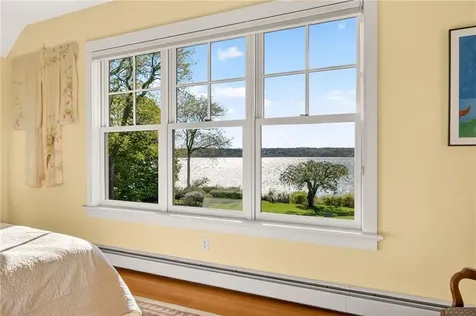 59 High Hill Road Tiverton RI 02878